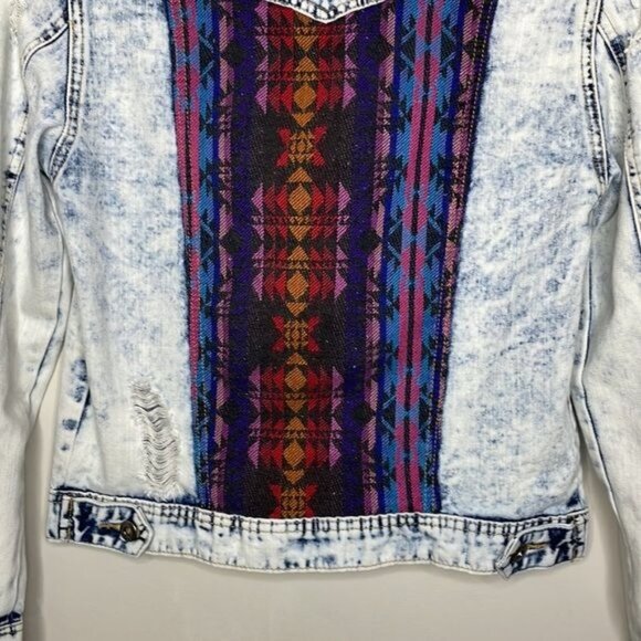 ChiQle Denim Small Distressed White Wash Multicolor Southwestern Jean Jacket - Picture 13 of 14